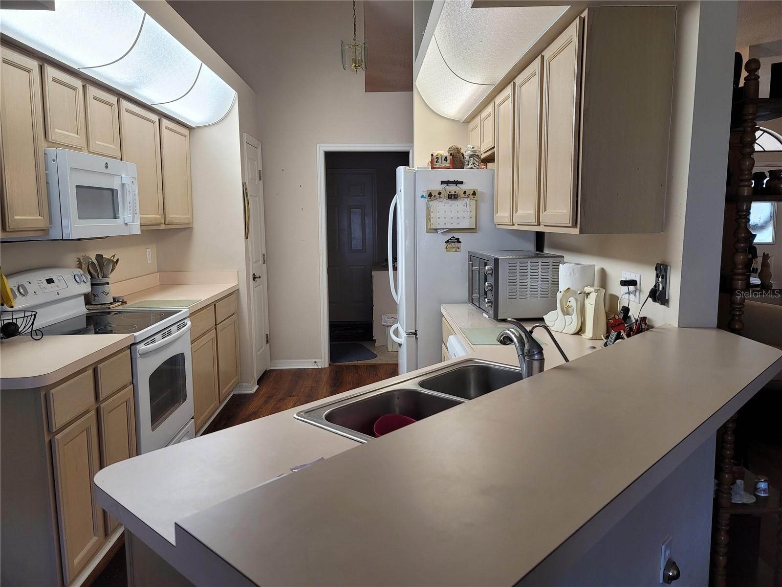 SOUTHERN OAKS - Residential