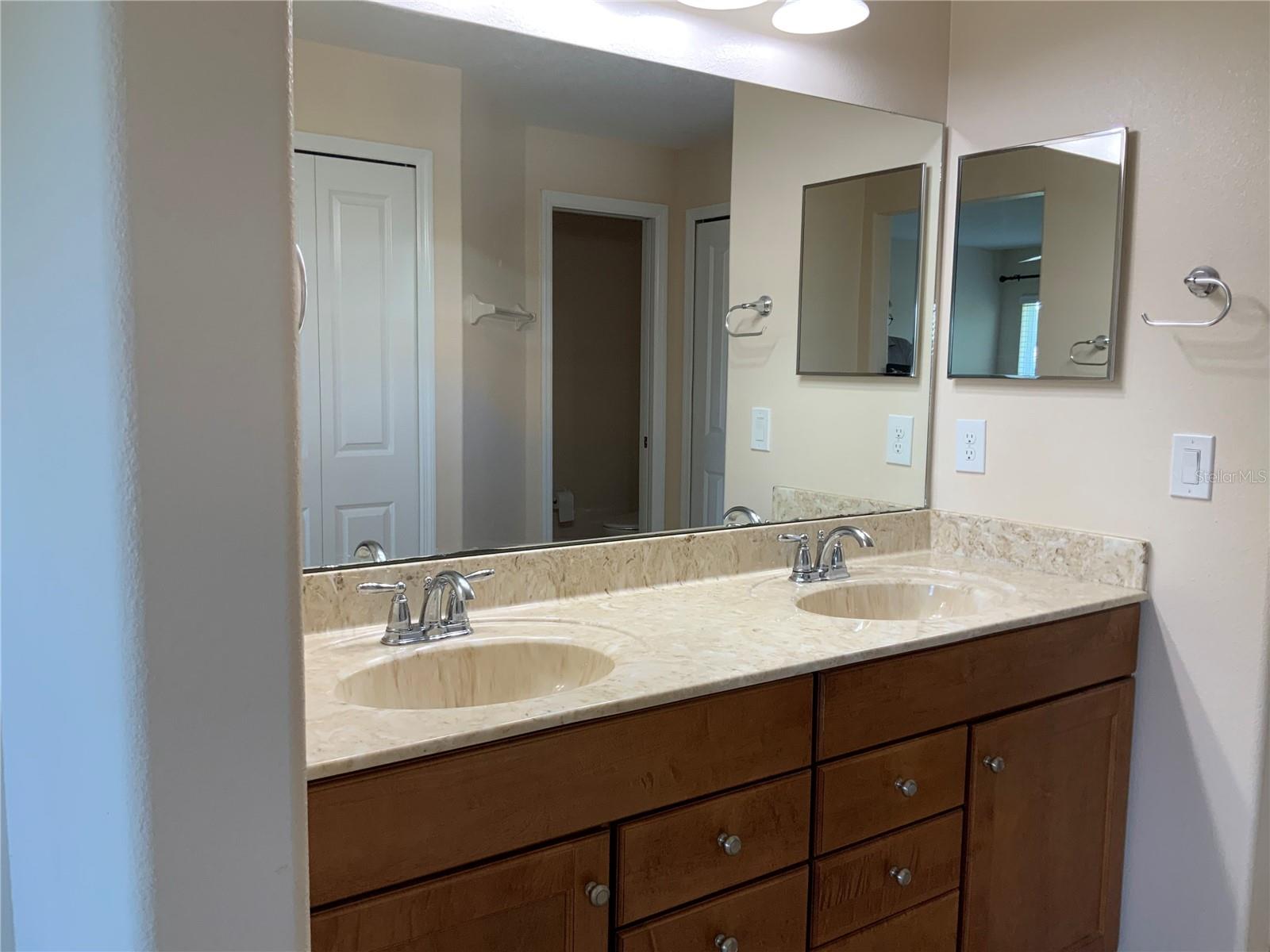 ARLINGTON RIDGE - Residential