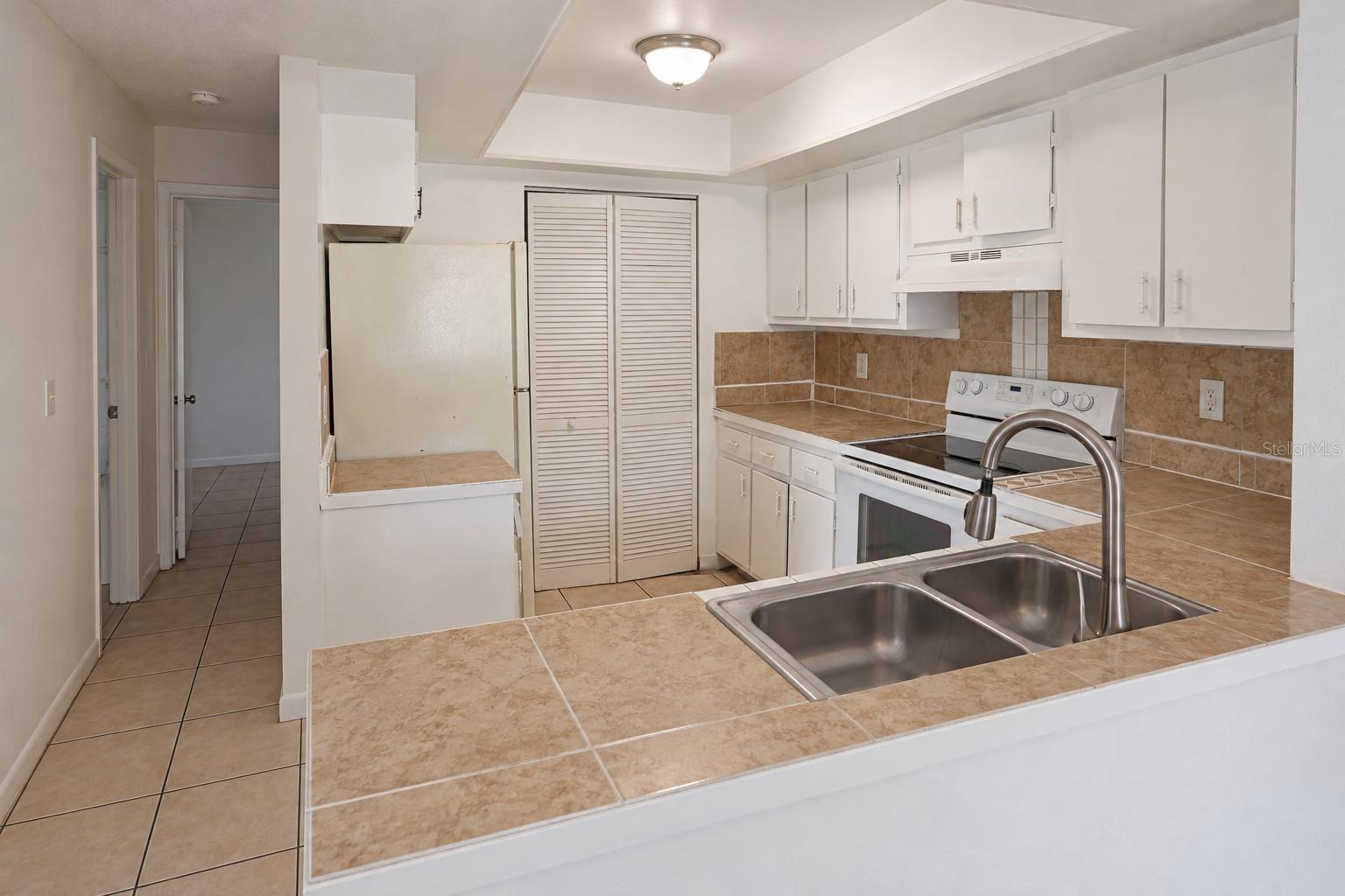 2527 CITRUS CLUB LANE 3904