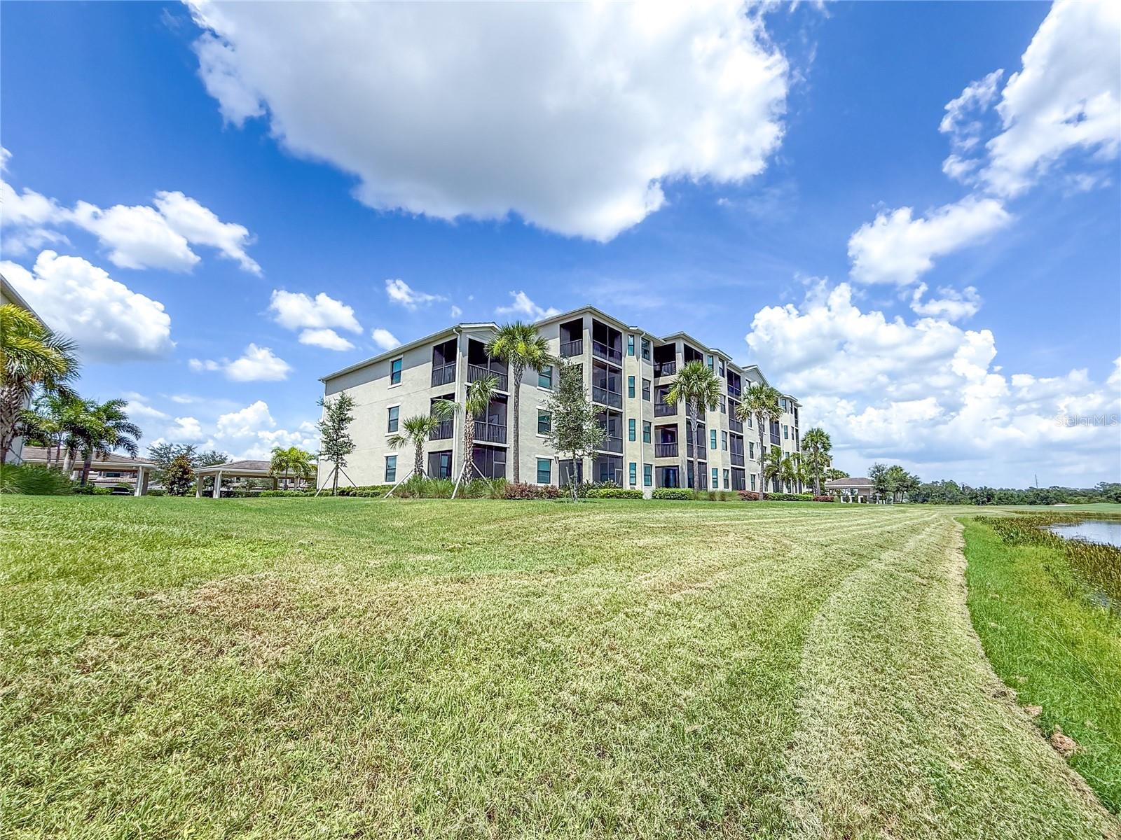 TERRACE VI AT LAKEWOOD NATIONAL PH I - Residential Lease