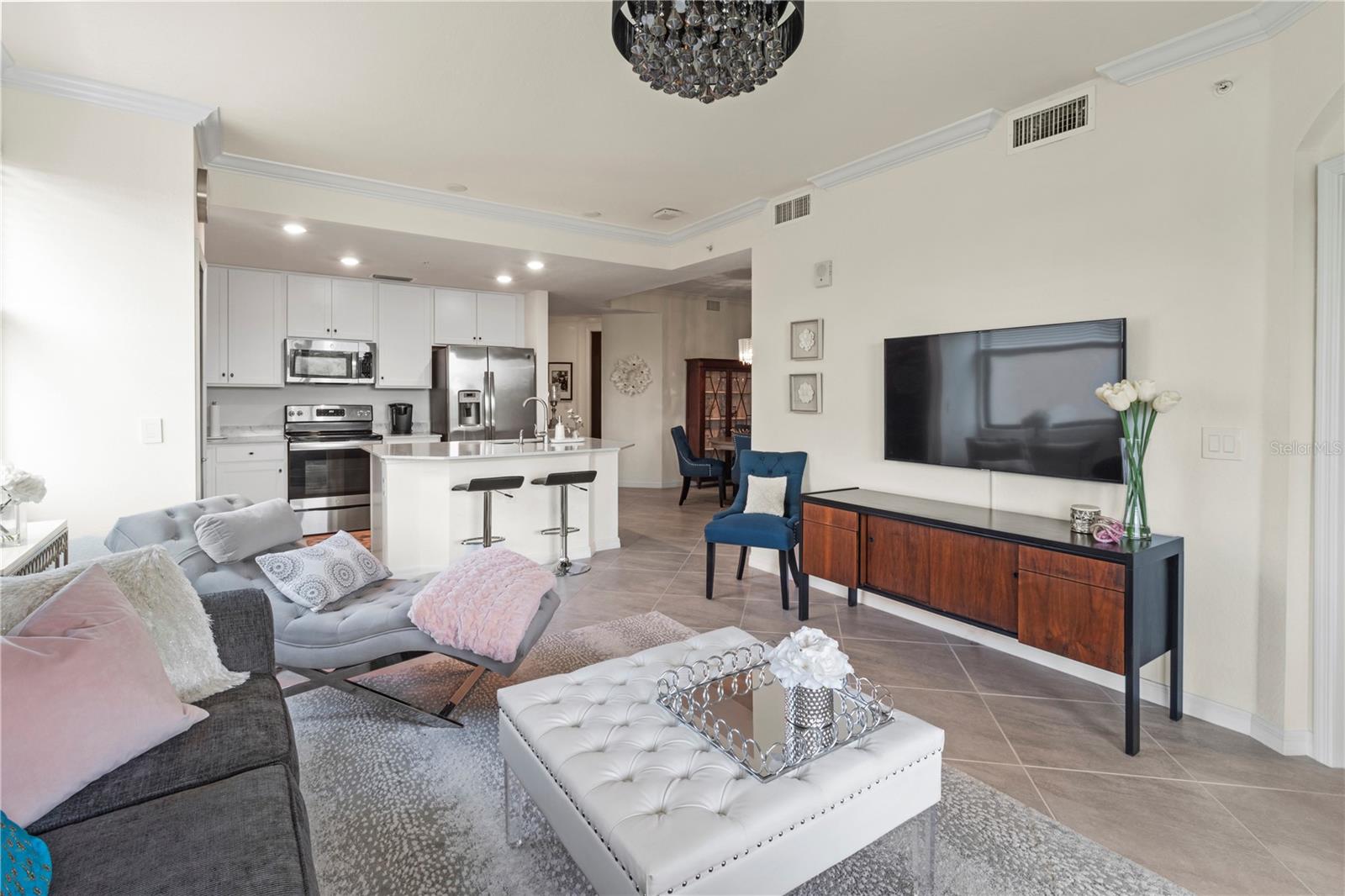TERRACE VI AT LAKEWOOD NATIONAL PH I - Residential Lease