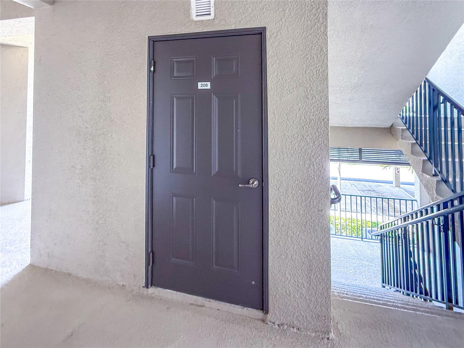 TERRACE VI AT LAKEWOOD NATIONAL PH I - Residential Lease