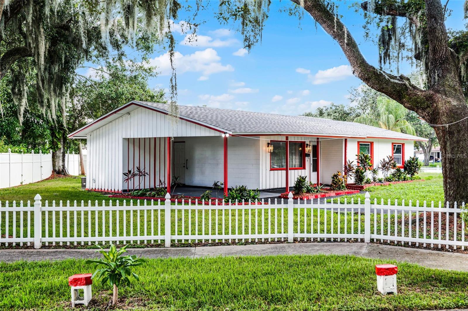 1317 MOSS LANE