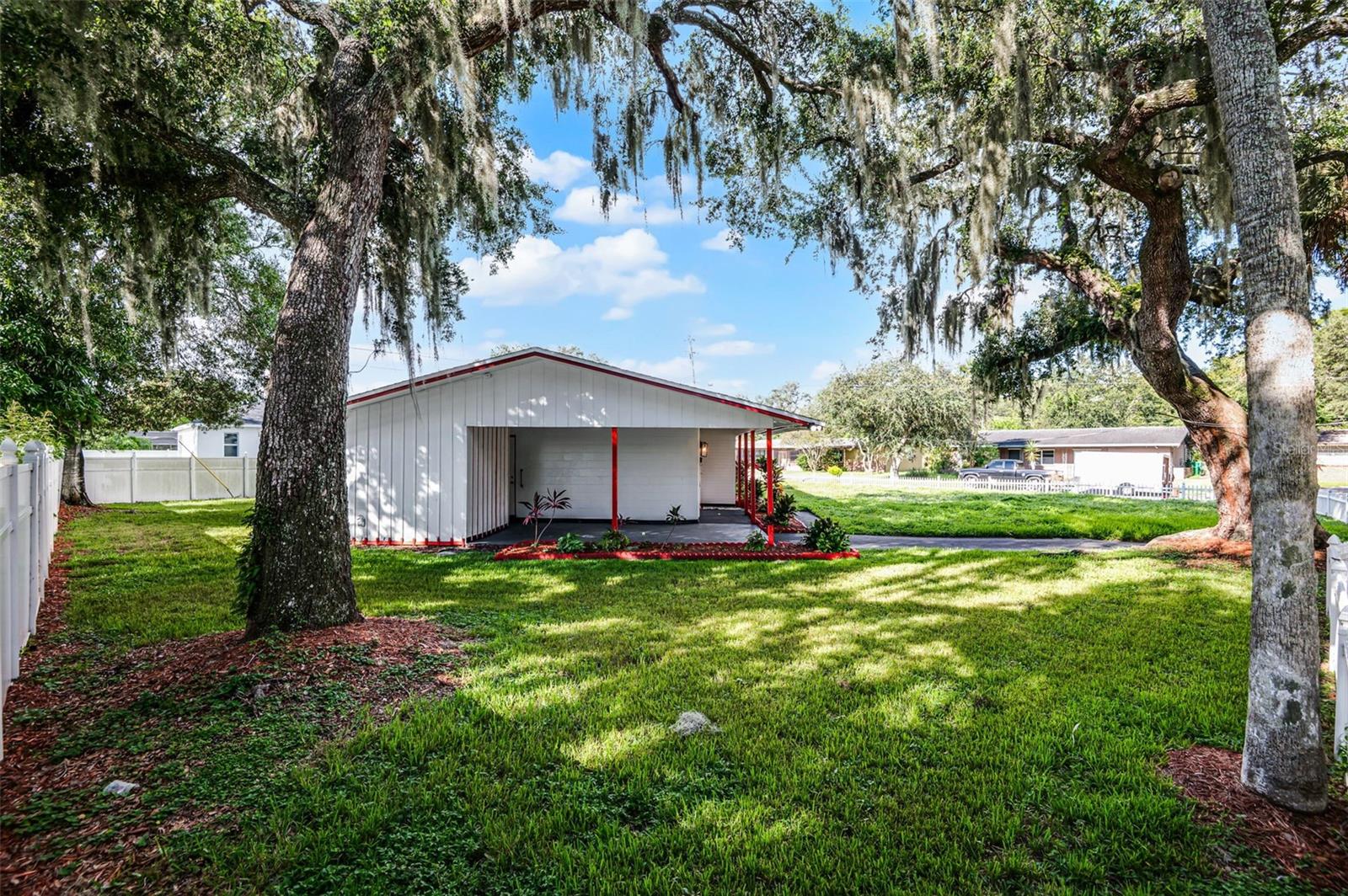 1317 MOSS LANE