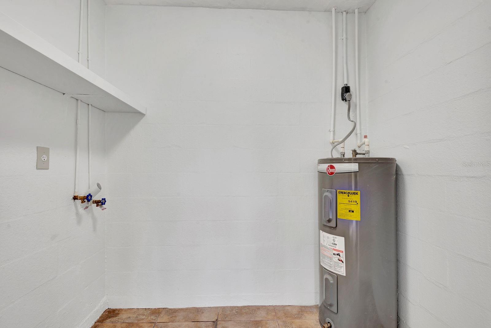 CEDAR HAMMOCK - Residential