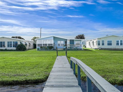 Manufactured Home in WINTER HAVEN FL 6821 LAKE HENRY DRIVE.jpg