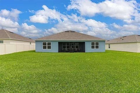 A home in AUBURNDALE