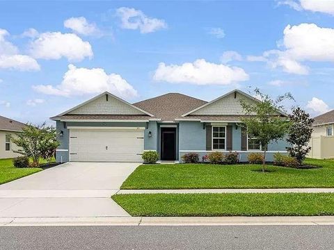 A home in AUBURNDALE