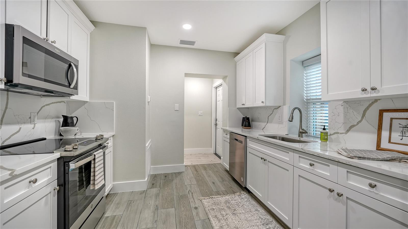 TOWLES - Residential