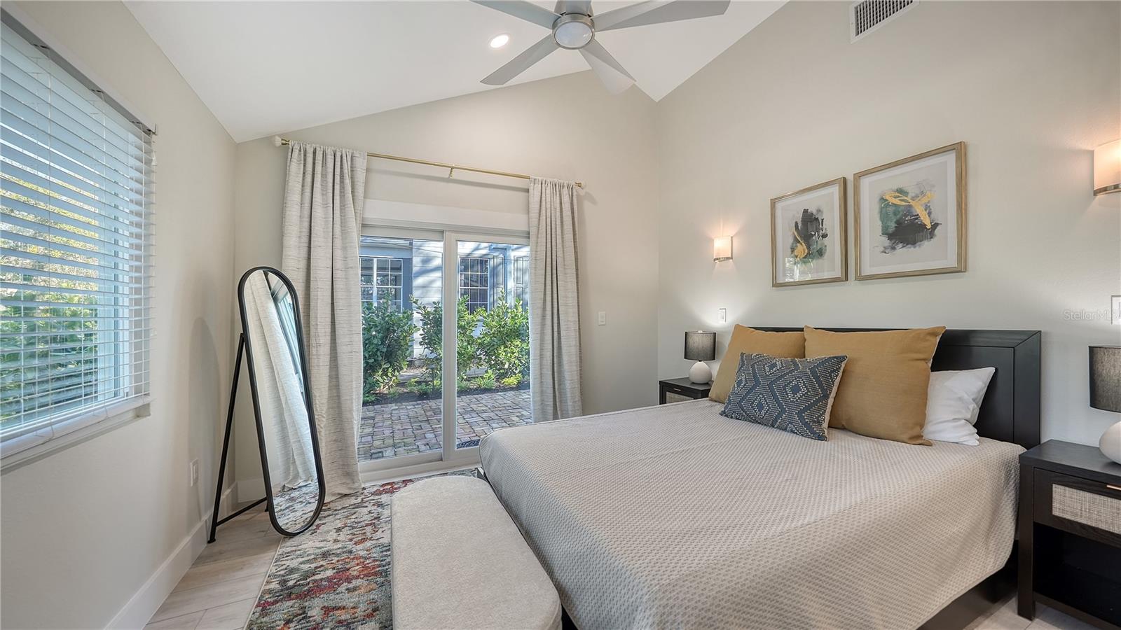 TOWLES - Residential