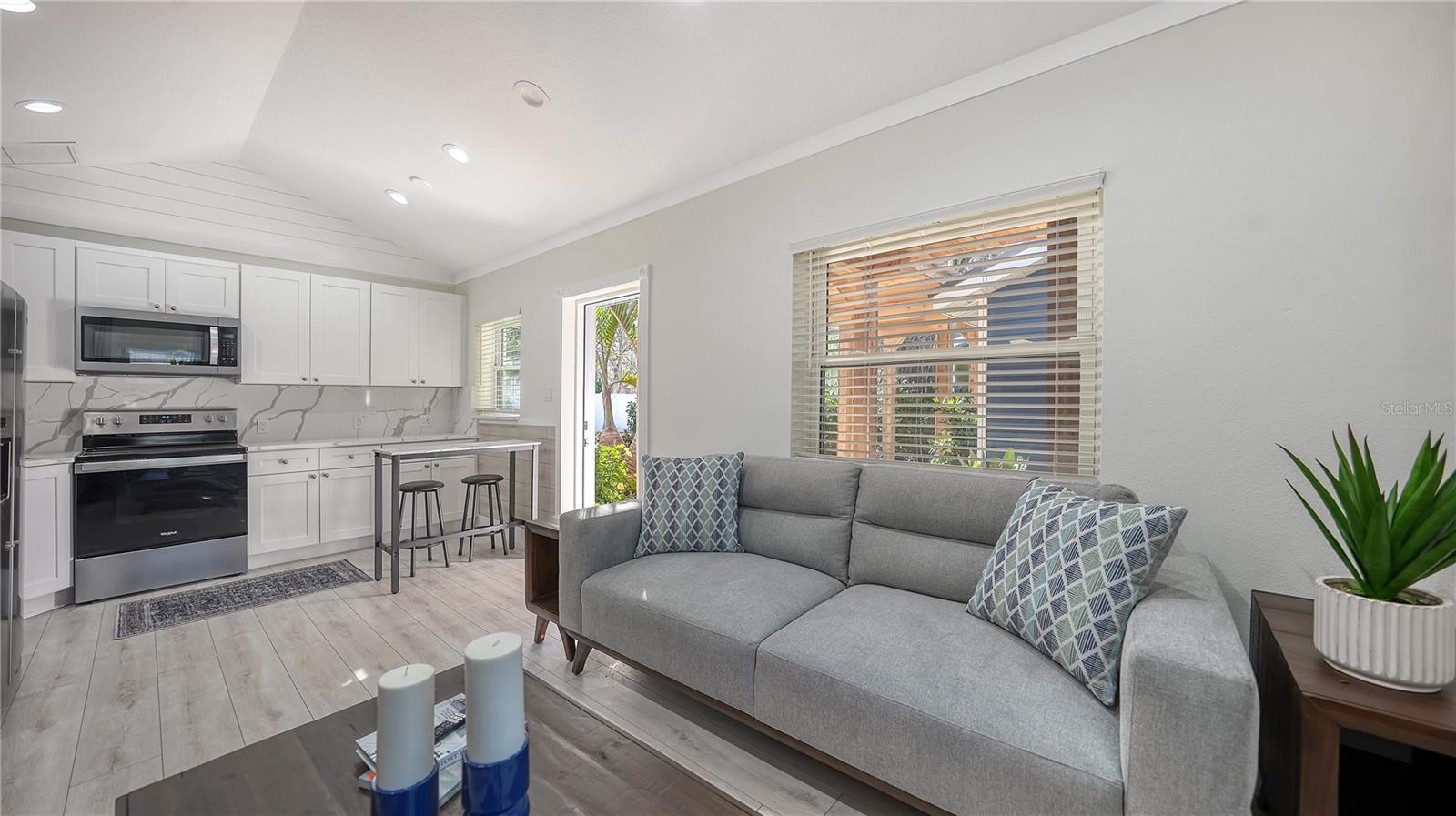 TOWLES - Residential