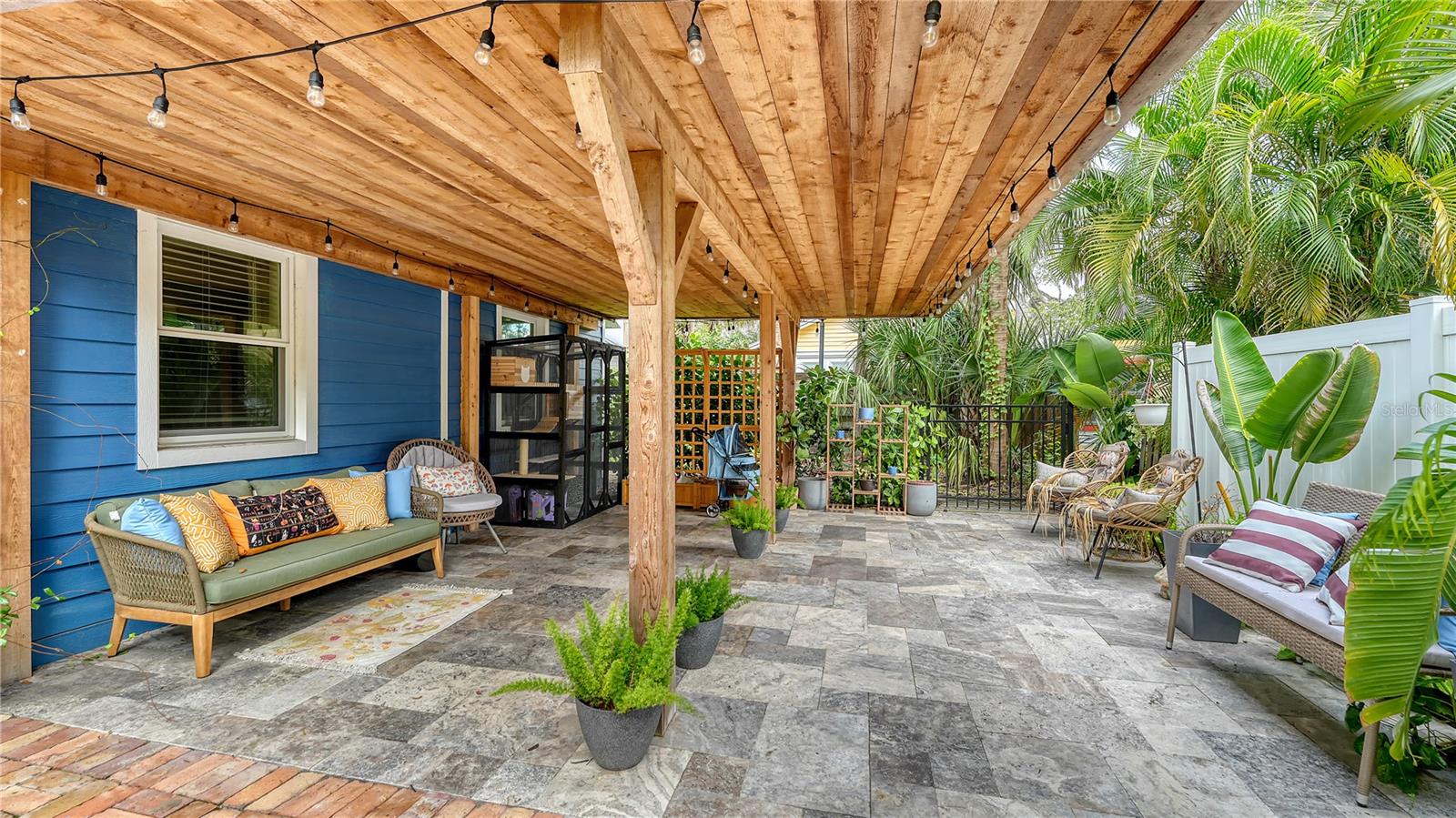 TOWLES - Residential