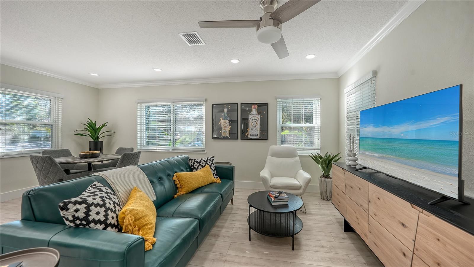 TOWLES - Residential