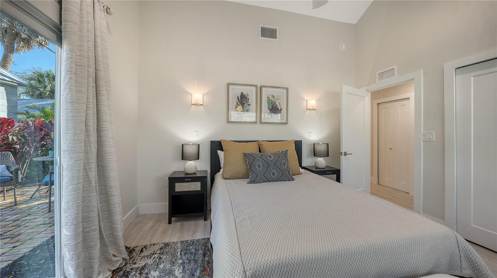 TOWLES - Residential