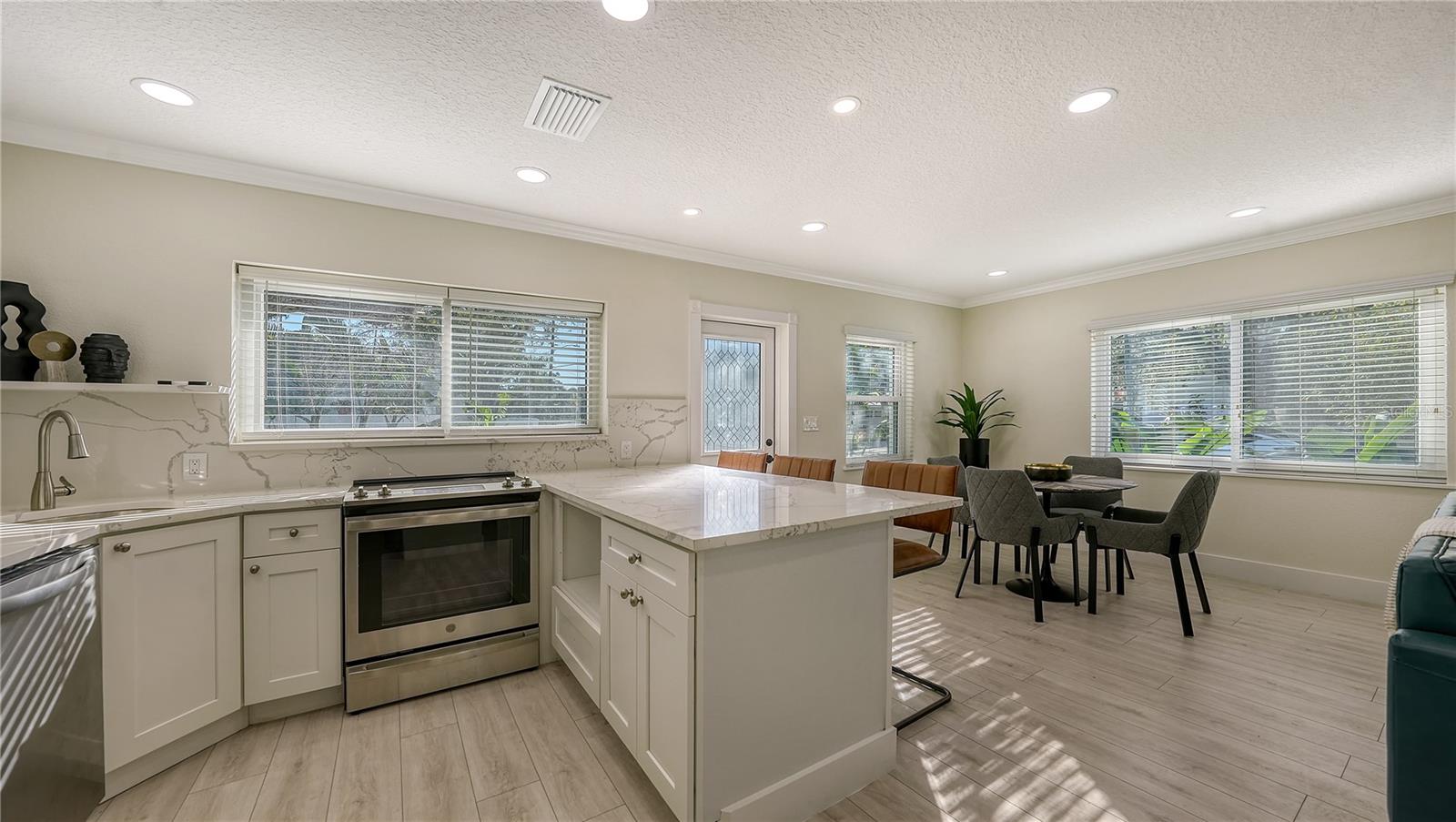 TOWLES - Residential