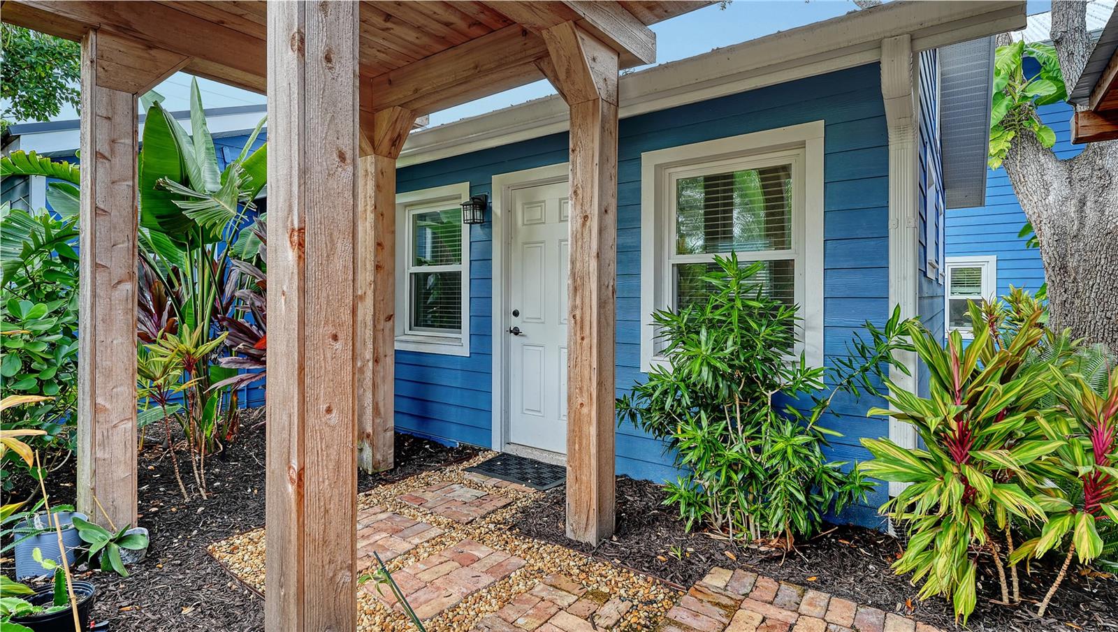 TOWLES - Residential