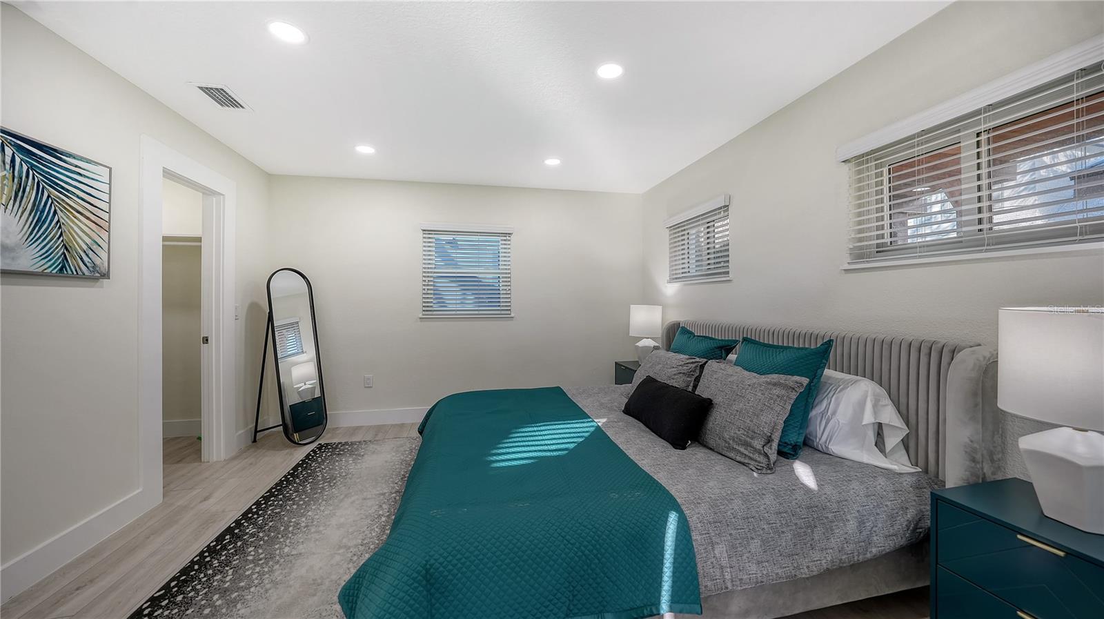 TOWLES - Residential