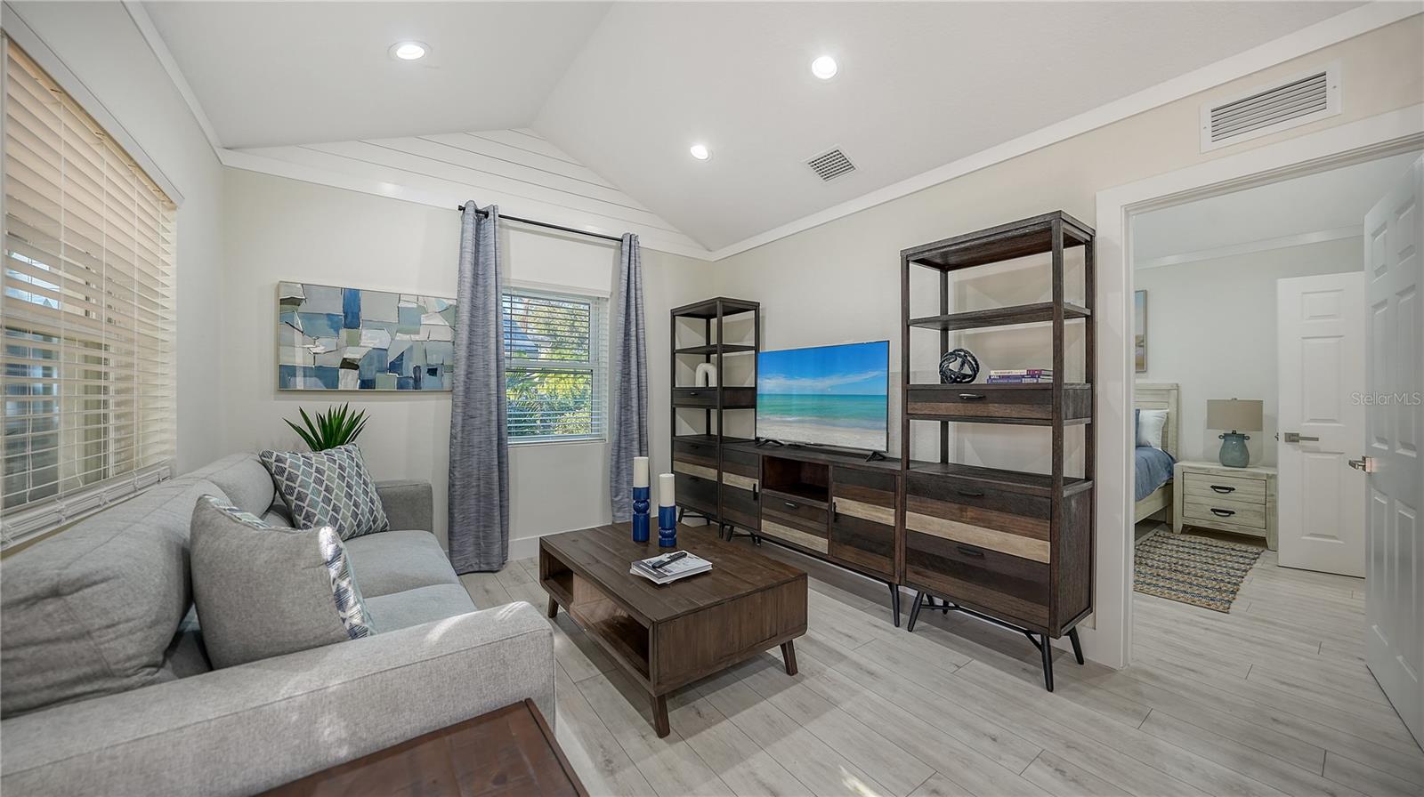 TOWLES - Residential