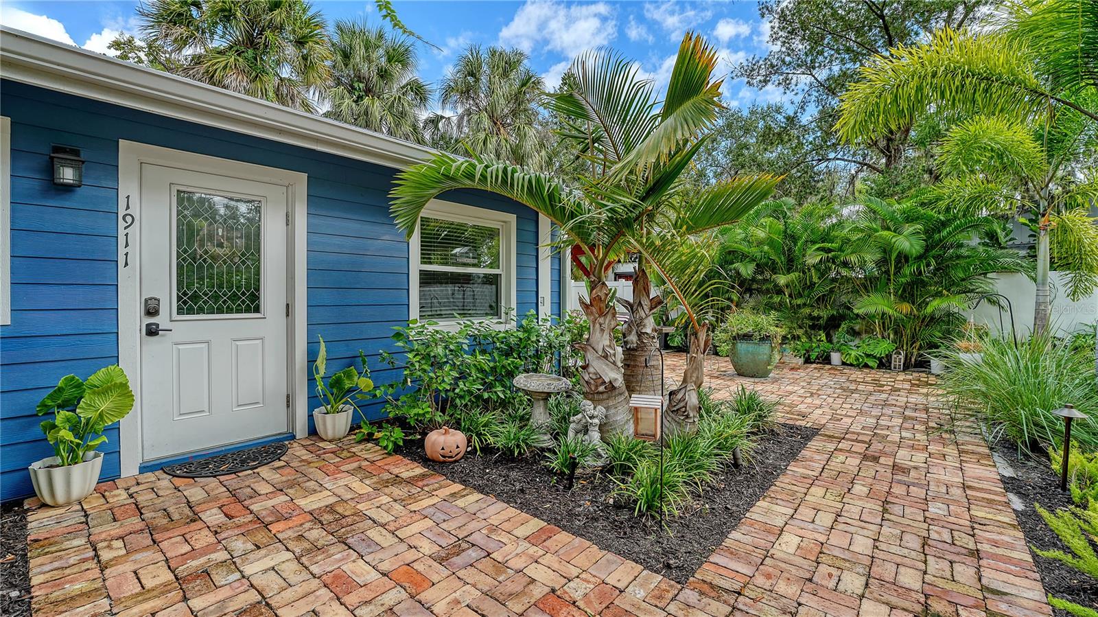 TOWLES - Residential