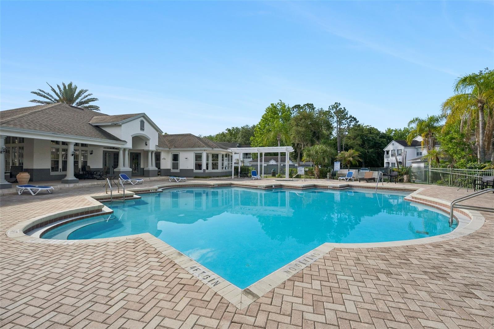 SUNSET LAKE - Residential