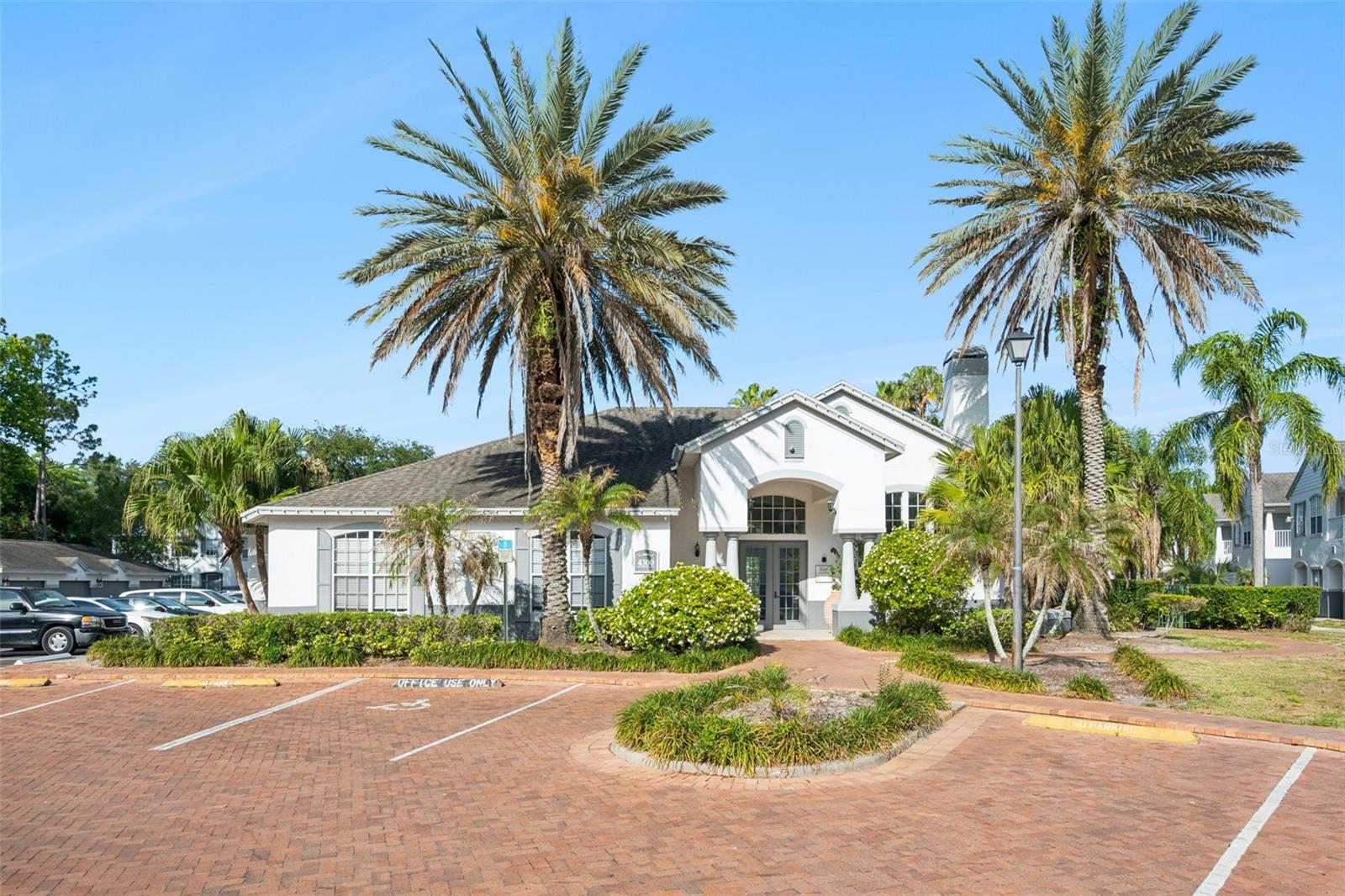 SUNSET LAKE - Residential
