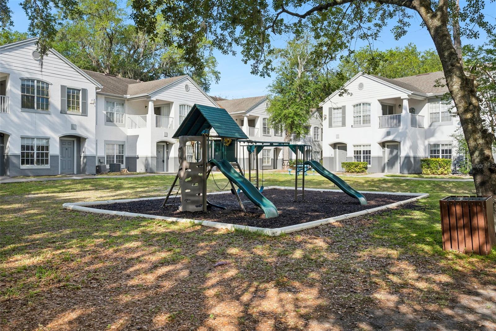SUNSET LAKE - Residential