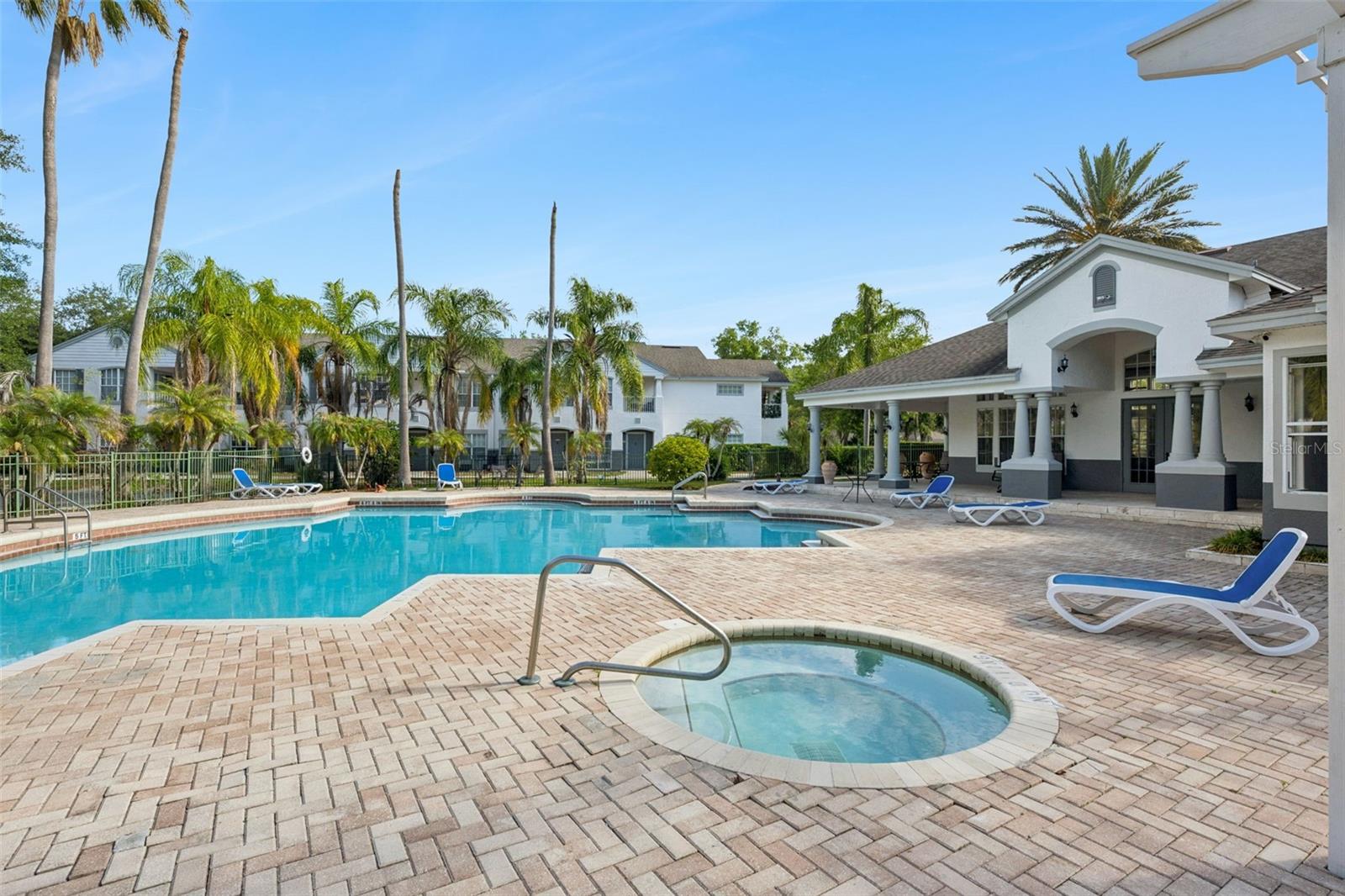 SUNSET LAKE - Residential