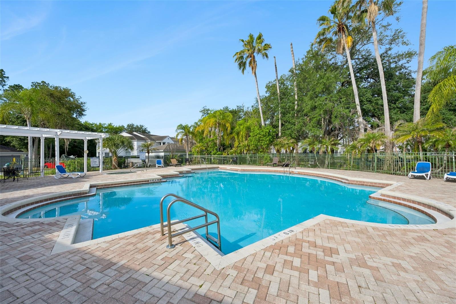 SUNSET LAKE - Residential