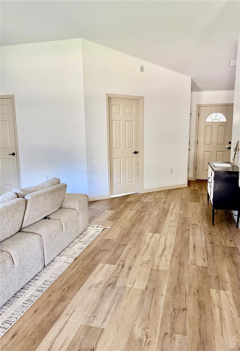 RAINBOW LAKES ESTATE - Residential