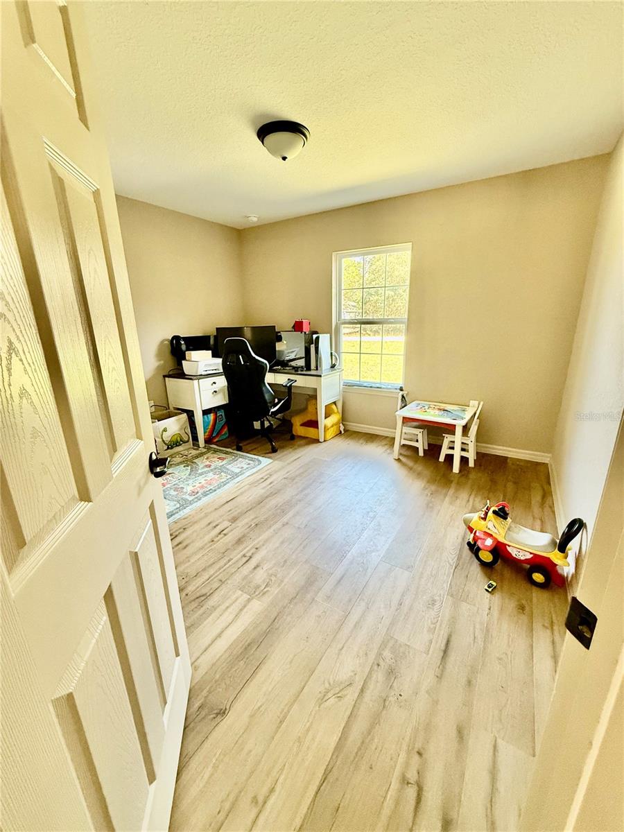 RAINBOW LAKES ESTATE - Residential