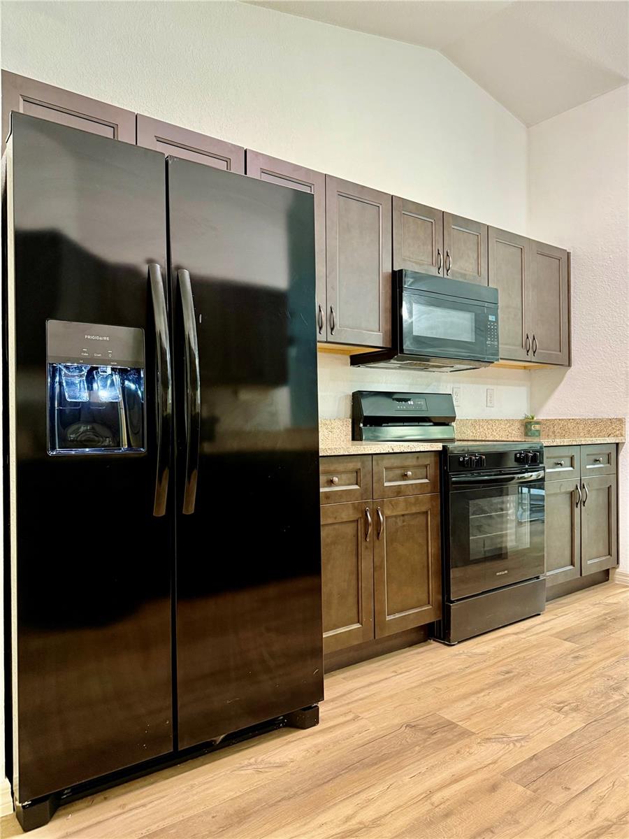 RAINBOW LAKES ESTATE - Residential