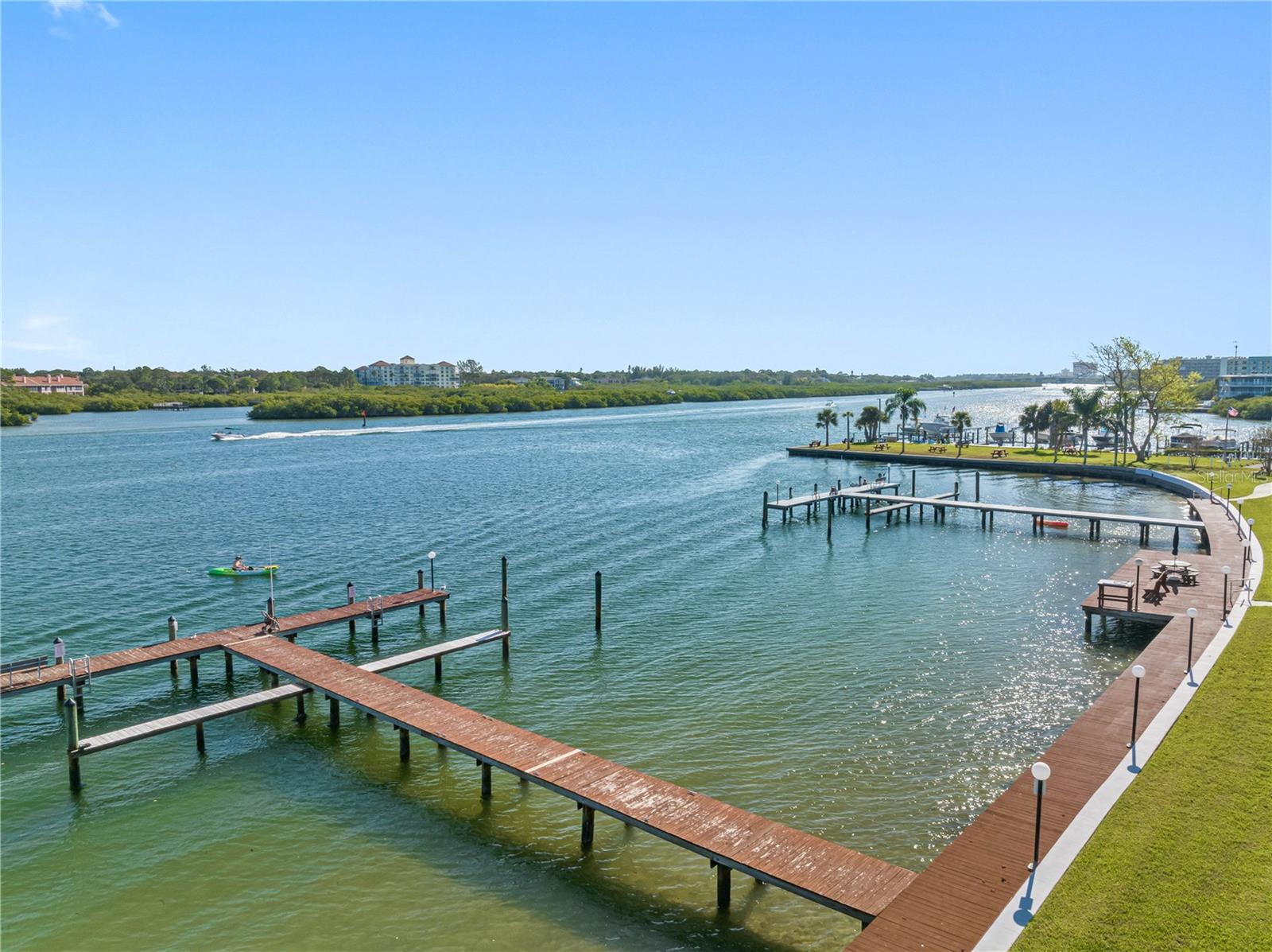 BAY MARINER THE CONDO - Residential