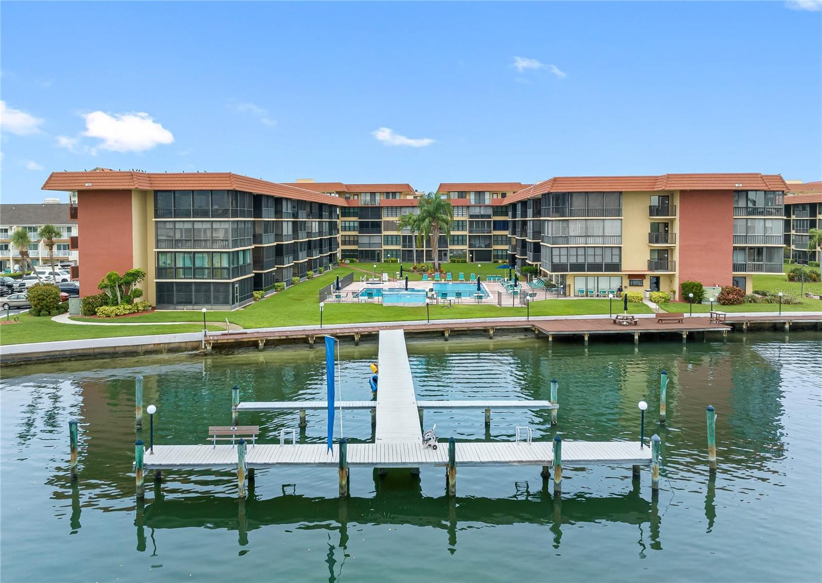 BAY MARINER THE CONDO - Residential