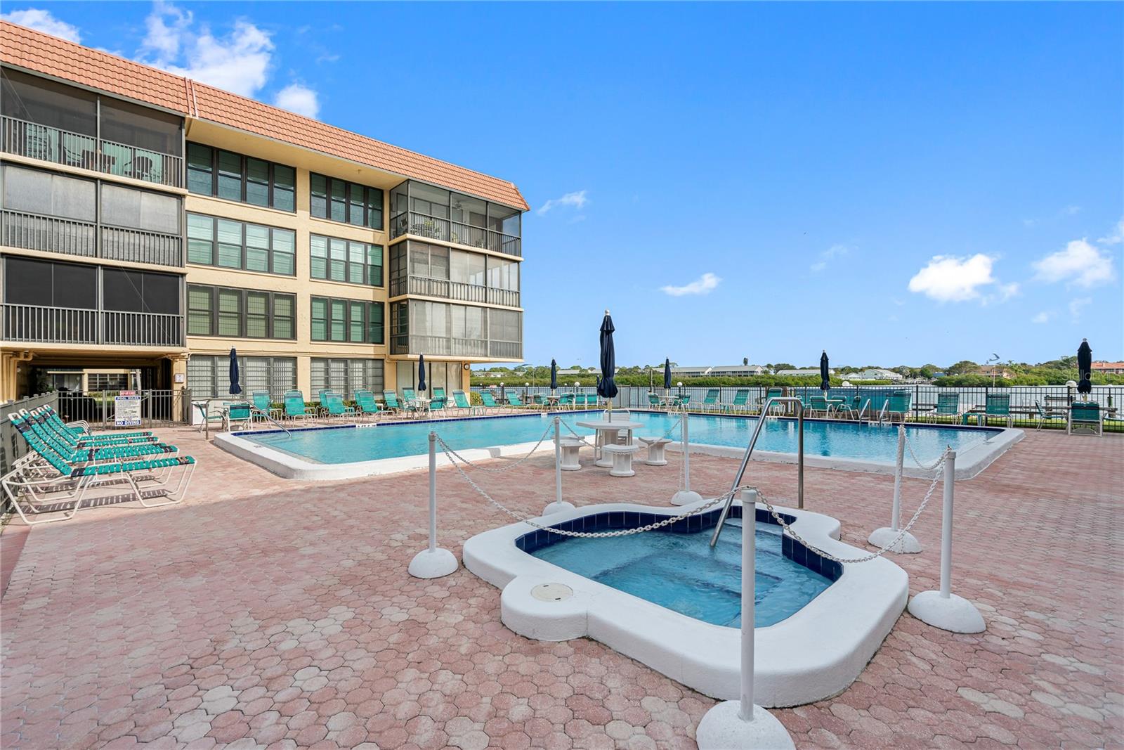 BAY MARINER THE CONDO - Residential