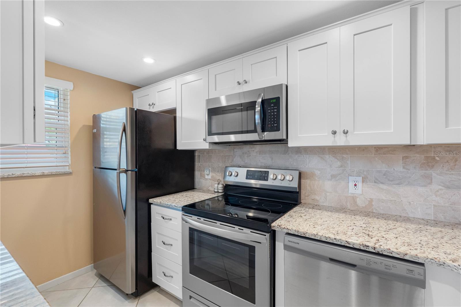 BAY MARINER THE CONDO - Residential