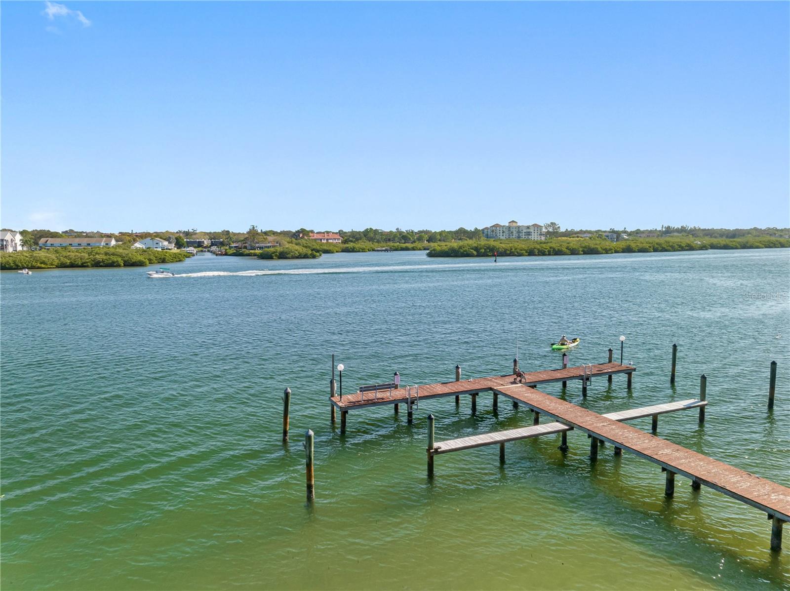 BAY MARINER THE CONDO - Residential