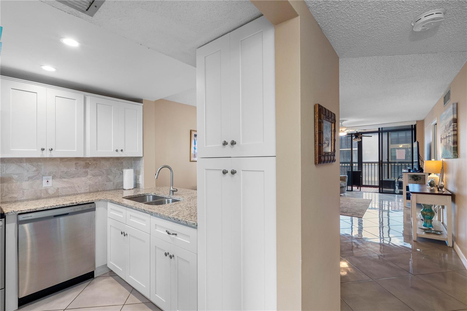 BAY MARINER THE CONDO - Residential