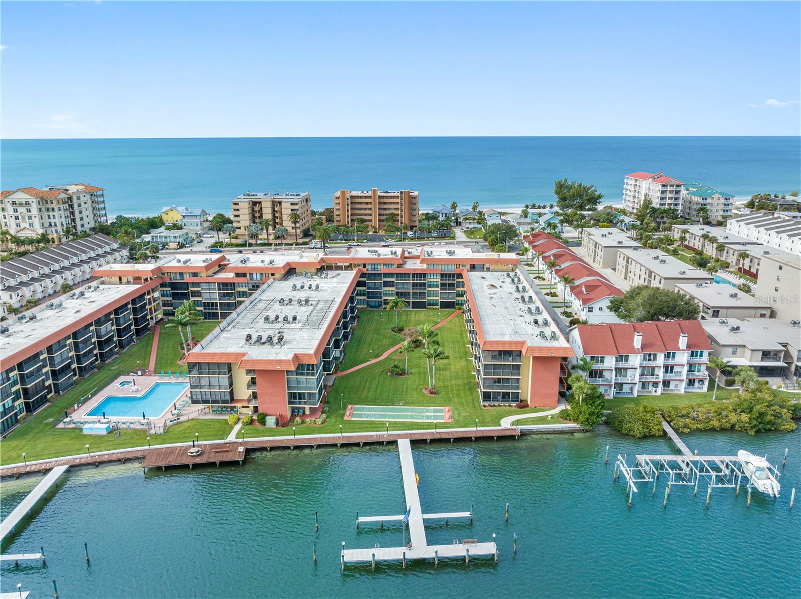 BAY MARINER THE CONDO - Residential