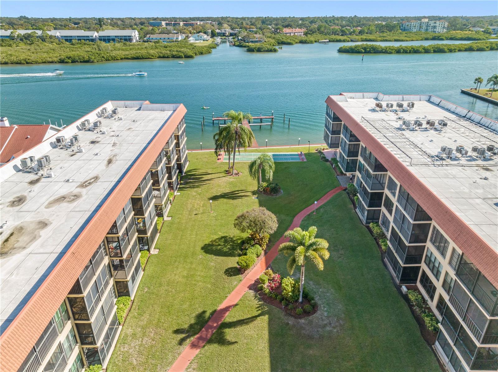 BAY MARINER THE CONDO - Residential