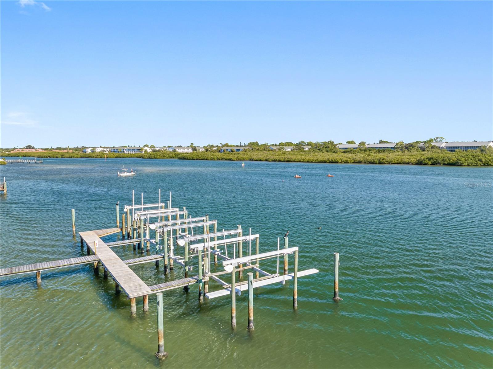 BAY MARINER THE CONDO - Residential