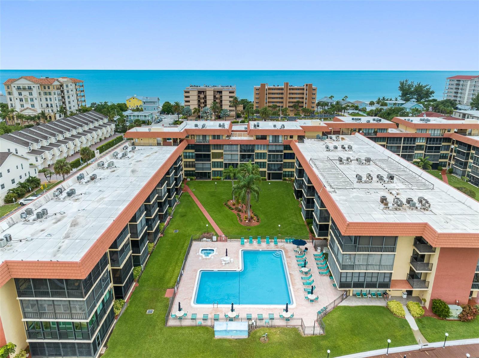 BAY MARINER THE CONDO - Residential