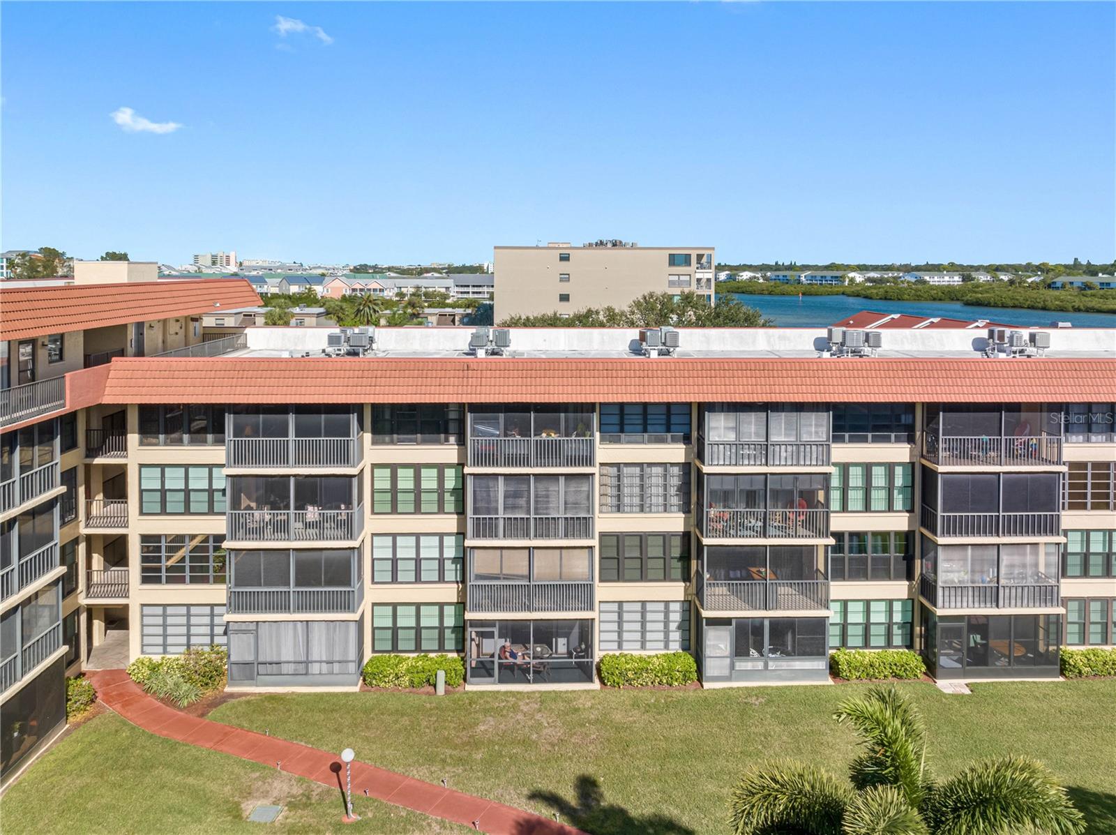 BAY MARINER THE CONDO - Residential