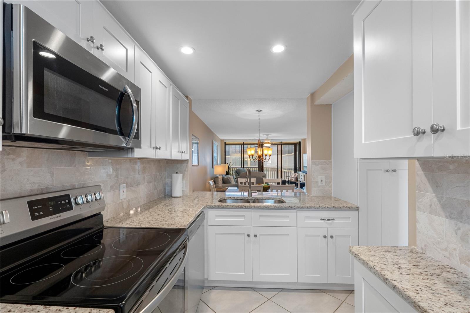 BAY MARINER THE CONDO - Residential