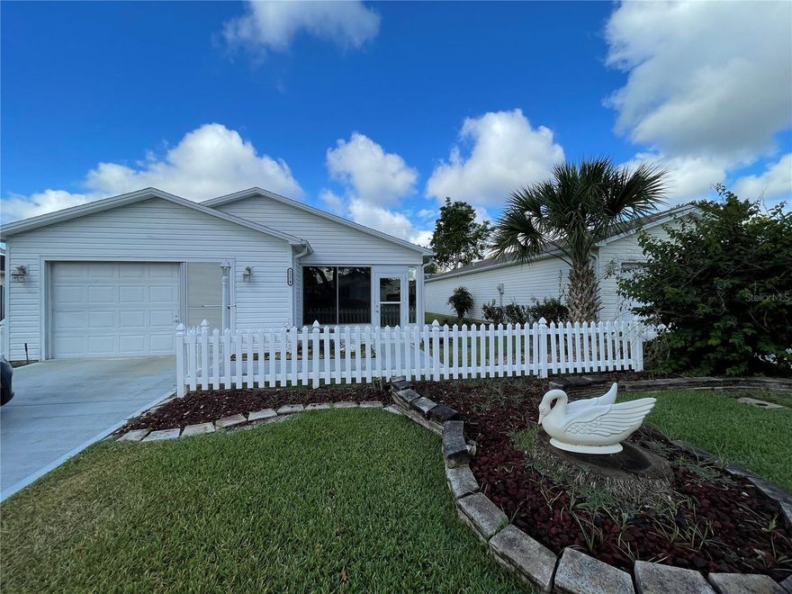 Attention golfers!!!   This beautiful 2 bedroom, 2 full bathroom, extended one car garage is conveniently located in the Villages of Santo Domingo.  This unfurnished long term rental home comes with laminate floors, stainless steel appliances, plantation shutters, freshly painted.
It is located 2.9 miles from Spanish Springs Town Square, 4.4 miles from Lake Sumter Landing, 1.5 miles from Hacienda Hills Golf & Country Club, 4.4 miles from Lake Sumter Landing, 2.2 miles from Glenview Country Club, 1.8 miles from Savannah Center, to mention a few.
Long term only.
