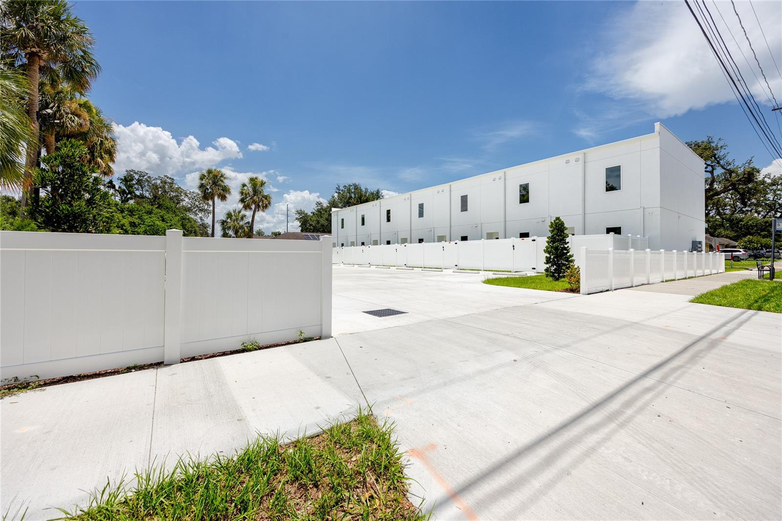 SOMERSET ON 34TH STREET TOWNHOMES - Residential