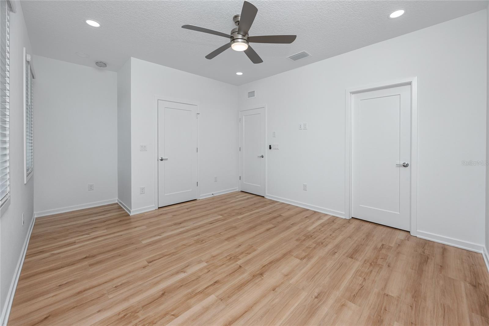 SOMERSET ON 34TH STREET TOWNHOMES - Residential