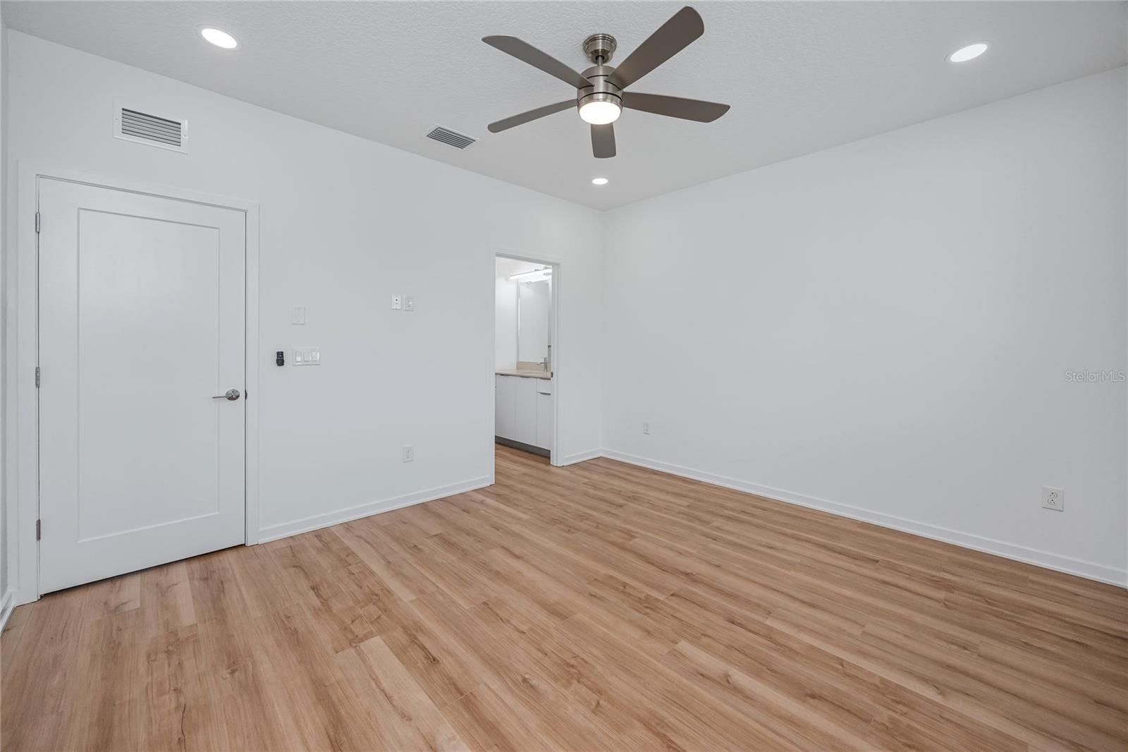 SOMERSET ON 34TH STREET TOWNHOMES - Residential