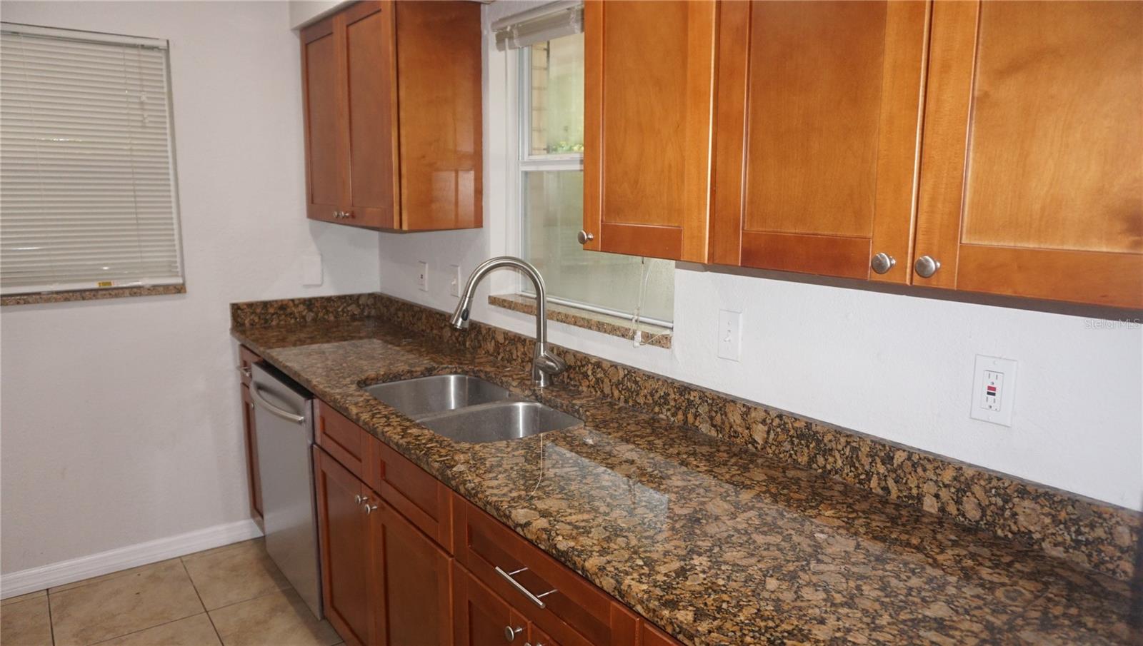 KINGSWAY GARDENS UNIT 02 - Residential Lease