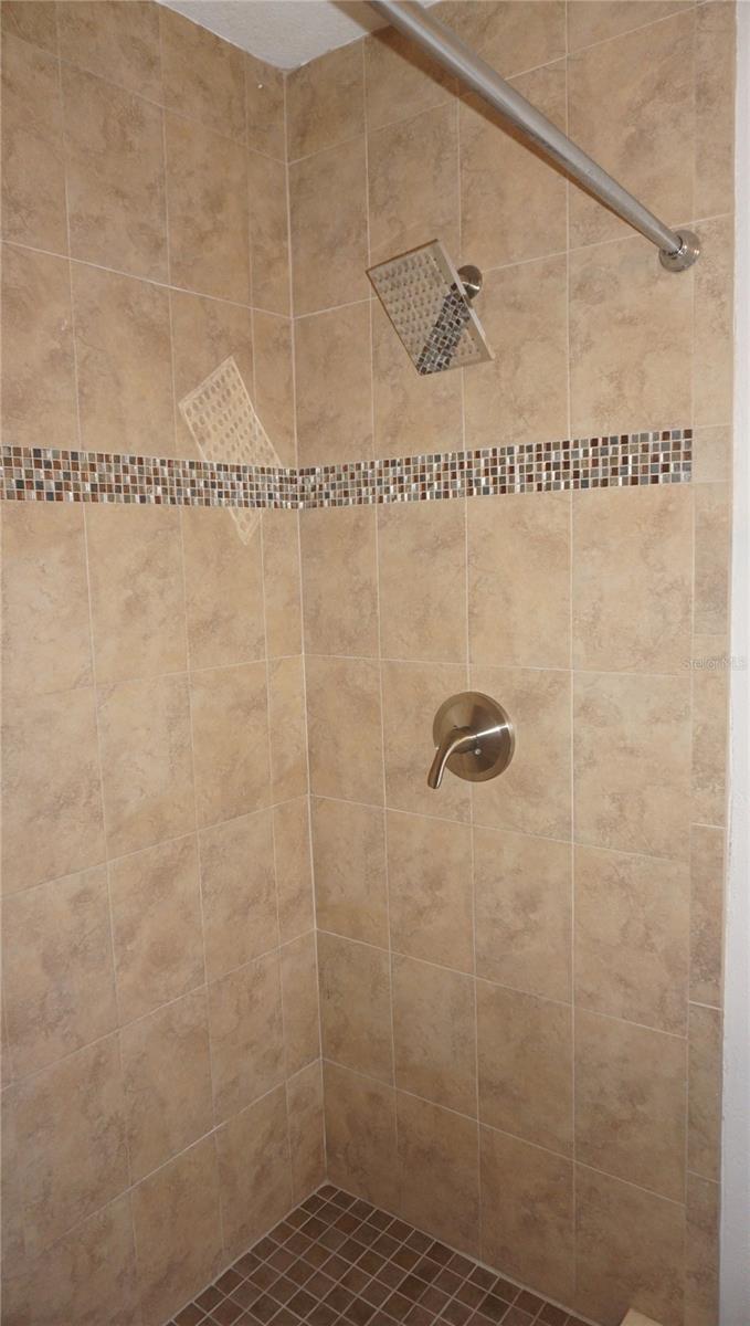 KINGSWAY GARDENS UNIT 02 - Residential Lease