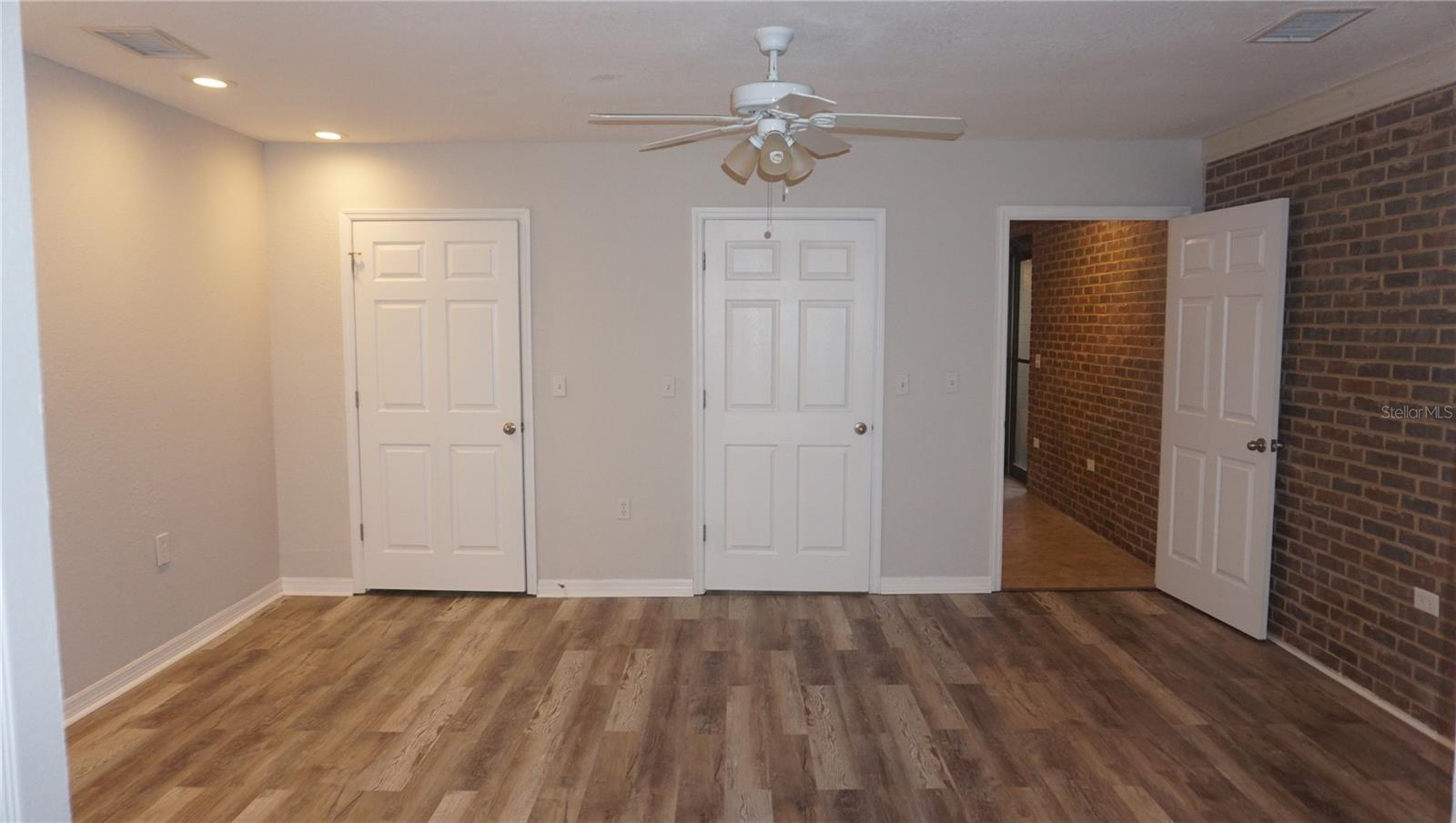 KINGSWAY GARDENS UNIT 02 - Residential Lease